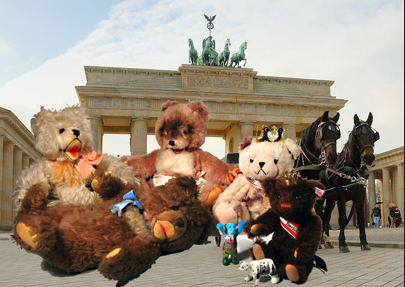 © Dr. Ursula Fellberg: Szene „Es begann in Berlin“  aus der Ausstellung „Teddys tun gut“ im Irmengard-Hof