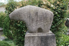 Stele mit Berliner Bär © Christa Junge
