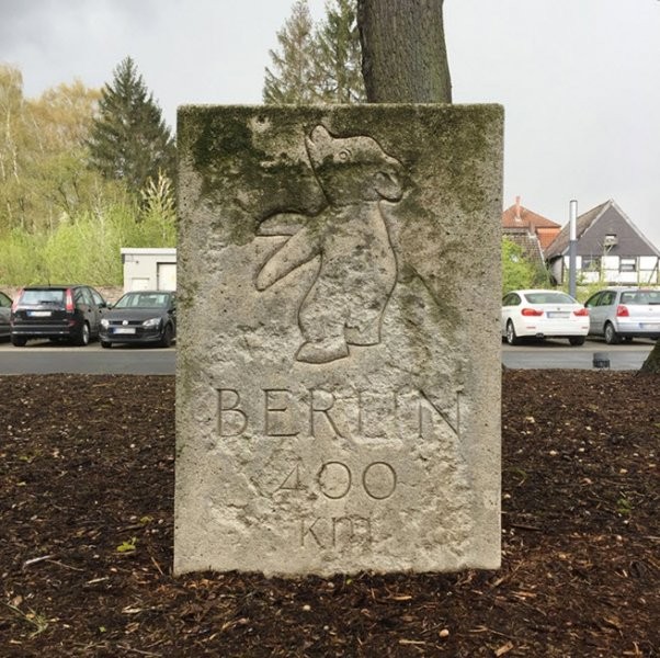 Bild 10 Die erste Nachbildung des ´Bären von Spexard’, seit 2013 an seinem heutigen Standort vor der Autobahnpolizeiwache Kamen, Unnaer Straße 44 (© Foto Michael Damm 2016)