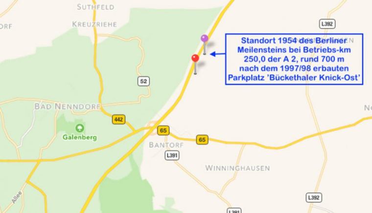 Bild 14 Ursprünglicher Standort des Berliner Meilensteins rund 700 m nach dem Parkplatz Bückethaler Knick (© Karte Google) Nach den Ausbauplanungen1969 (Leber-Plan) sollte die